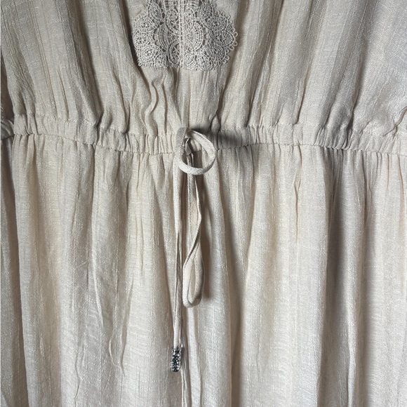 Elegant Tan Maxi Dress - Picture 3 of 4